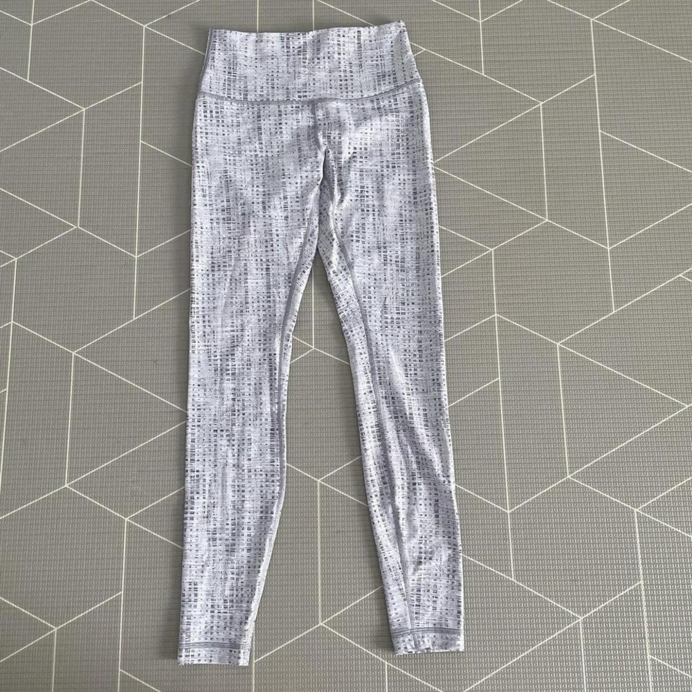 Lululemon Wunder Under High-Rise Tight 28" Size 6 EUC Action Jacquard Moonphase